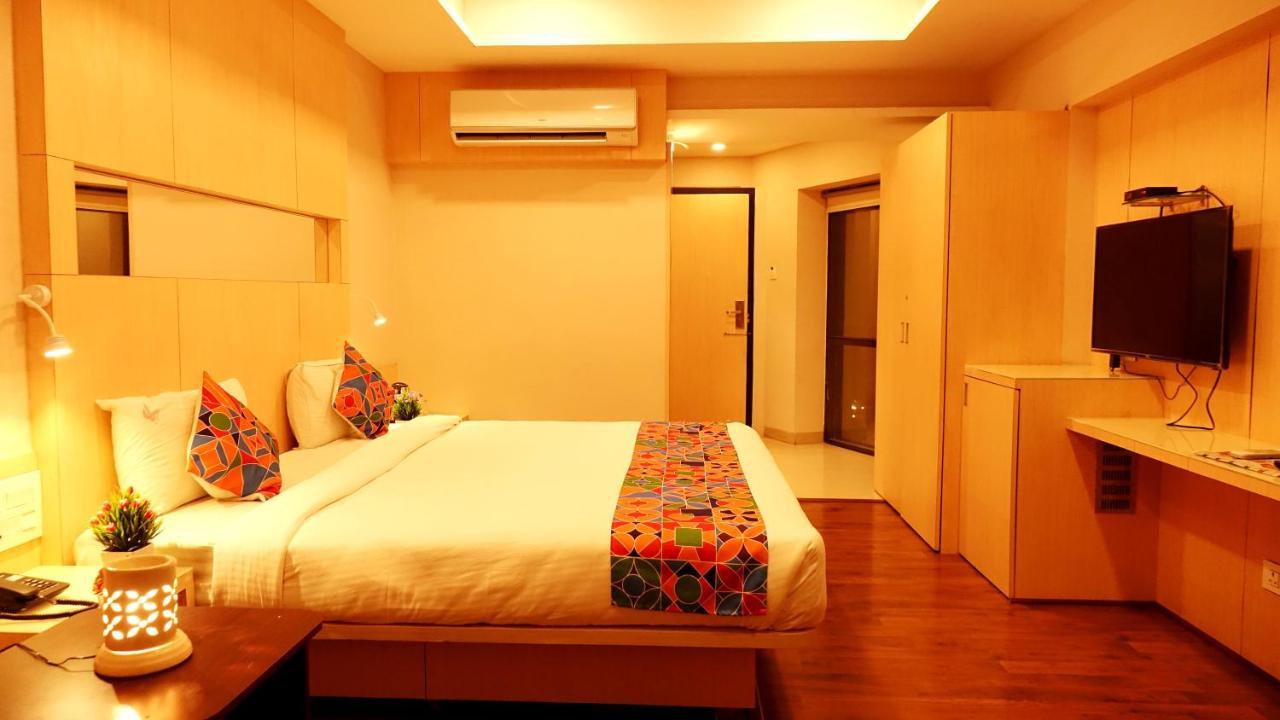 Ksquare Hotel Chennai Ngoại thất bức ảnh